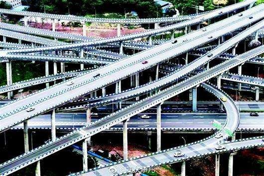 中国"最复杂","最难走"的立交桥——重庆市黄桷湾立交桥.