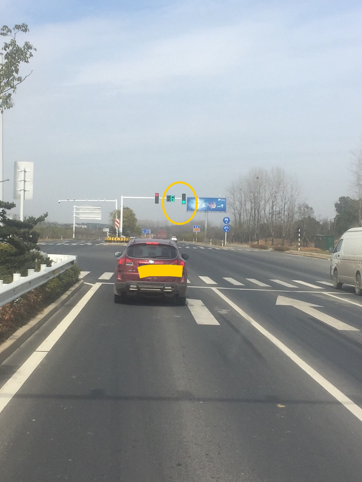 一些丁字路口红绿灯能否设置的跟合理些